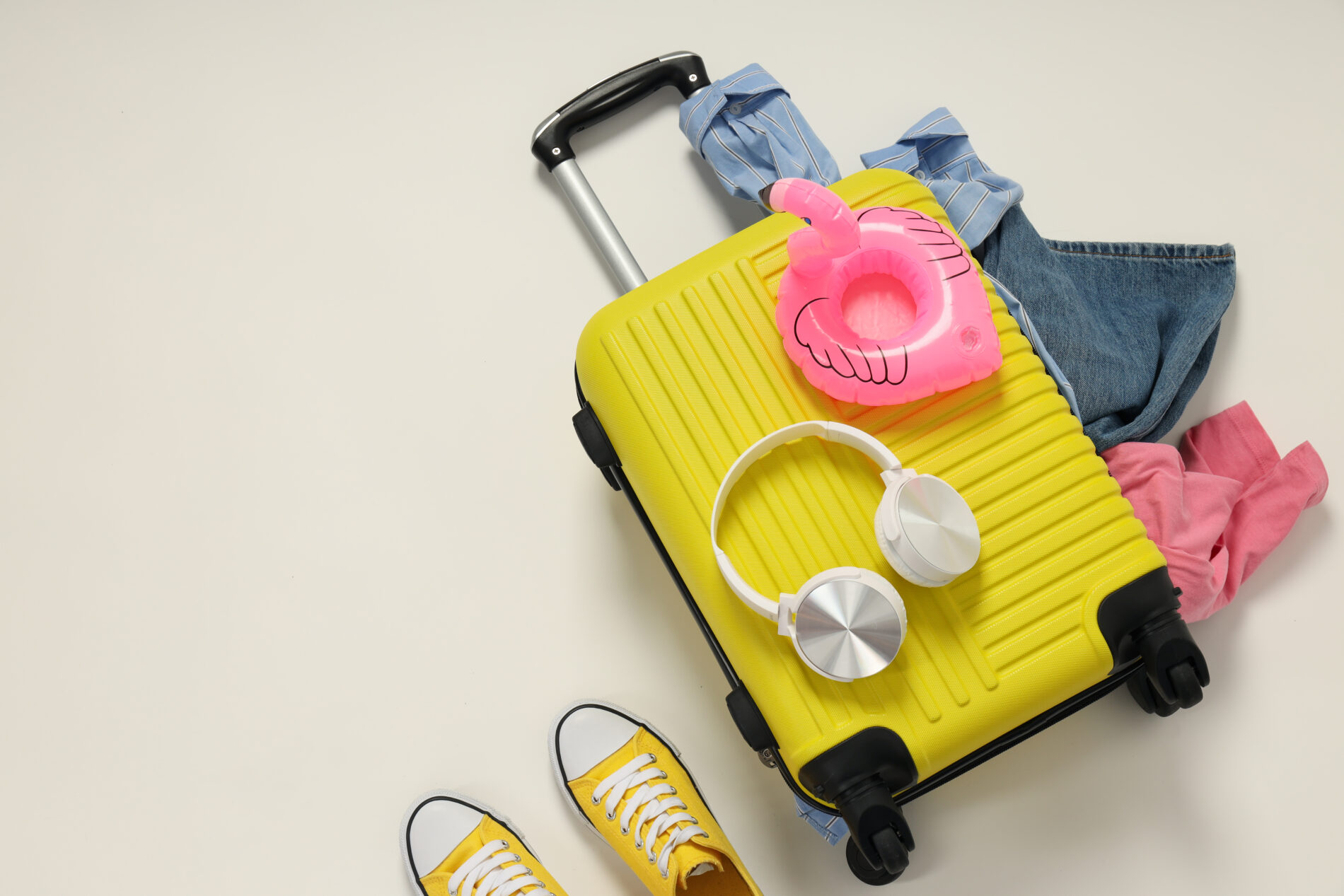 Cum să-ți organizezi bagajul astfel încât să ai tot ce e nevoie și să-ți mai rămână loc. Sfaturi practice pentru călătorie