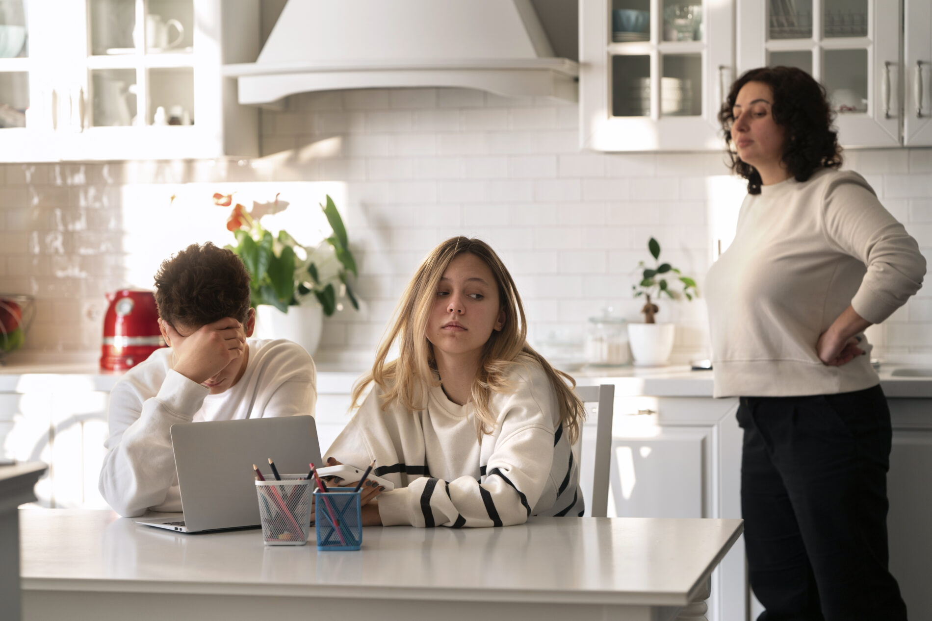 De ce nu este benefic să fii o mamă prea strictă. Sursa foto: Freepik