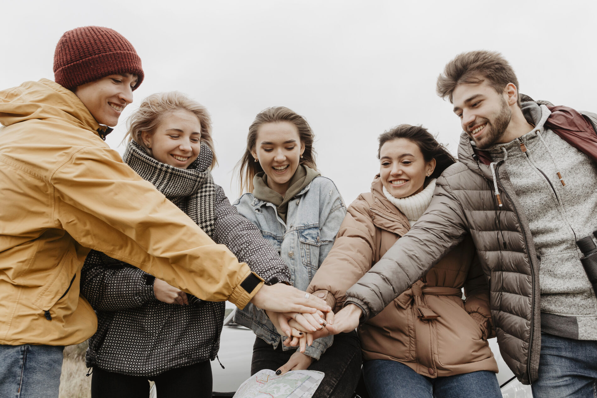 Detalii mai puțin cunoscute despre prietenia dintre zodii. Sursa foto: Freepik