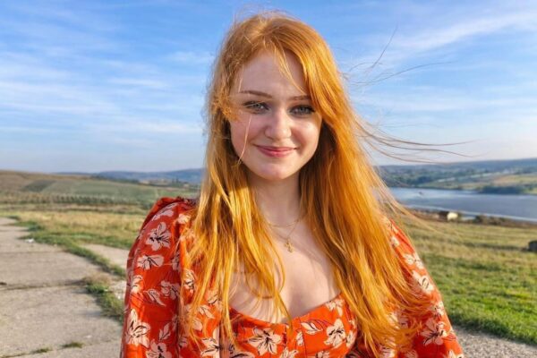 Andreea Anița, tânăra care a reușit să ne unească, are nevoie de noi pentru încă o șansă la viață