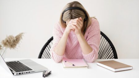 Cum recunoști burnout-ul profesional și ce poți face ca să nu ajungi acolo