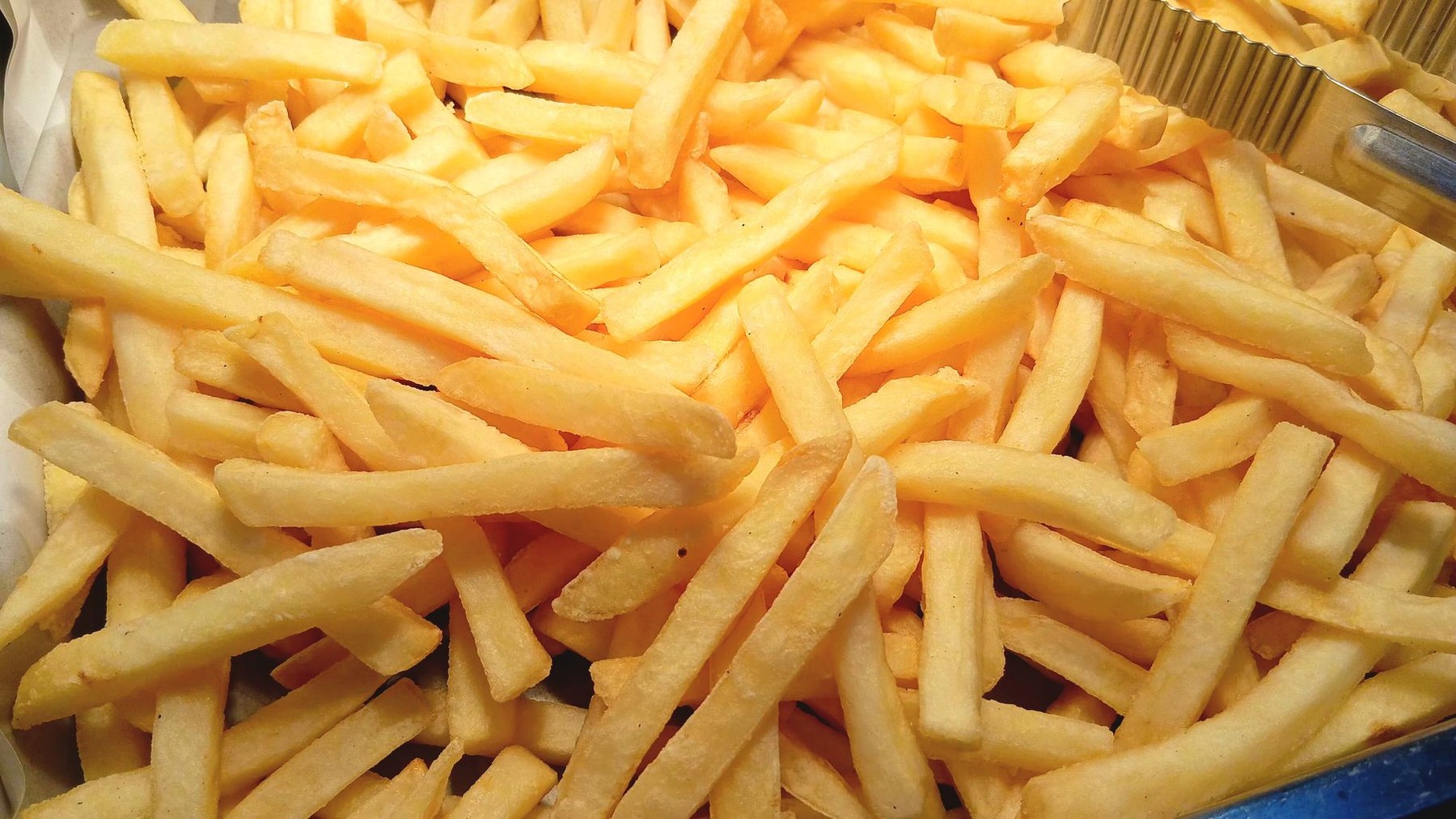 Cum să faci cartofi prăjiți ca la restaurant. Sursa foto: Jeerapa Lorsirikul / Stock Budget / Profimedia