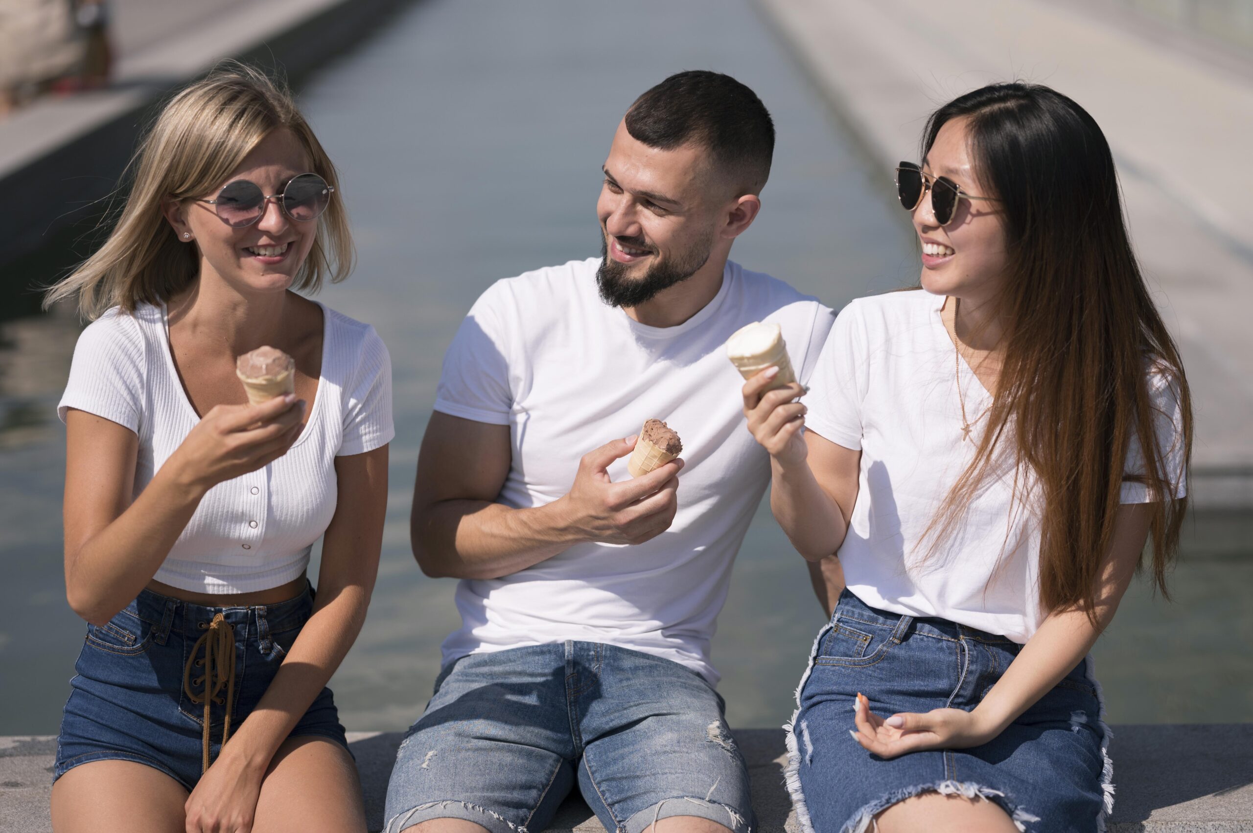 Ce se întâmplă cu prietenia când intri într-o relație. Cum se schimbă legăturile și cum le păstrezi