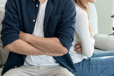 Psihologia „pauzelor” în cuplu: de ce distanța uneori ajută