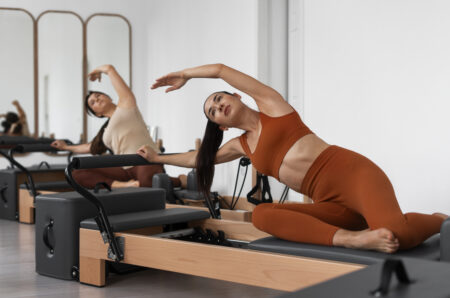 Pilates Reformer: Beneficii reale pentru corp și minte sau doar un trend?