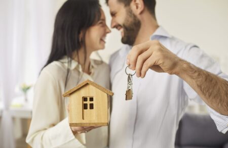 Cum înveți să trăiești cu partenerul în aceeași casă? Multe cupluri ajung să se destrame chiar în această etapă