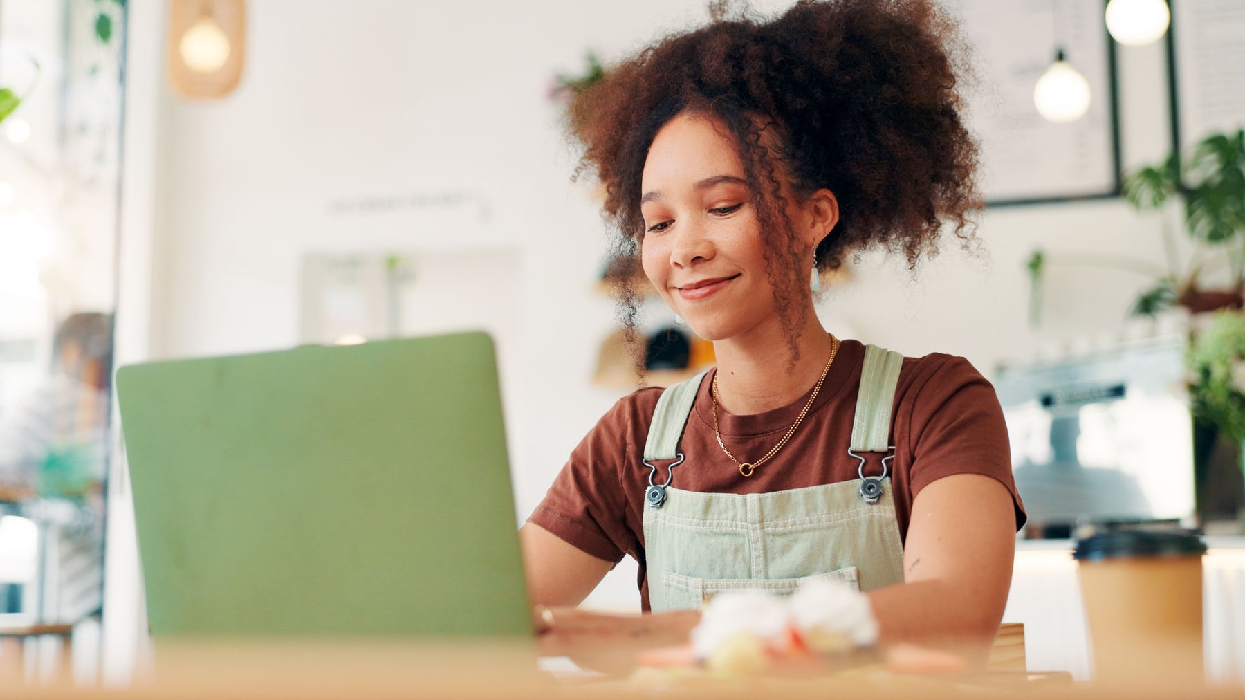 Cum să-ți creezi o comunitate online pentru a-ți promova afacerea. Sursa foto: Kasper Ravlo / Stock Budget / Profimedia