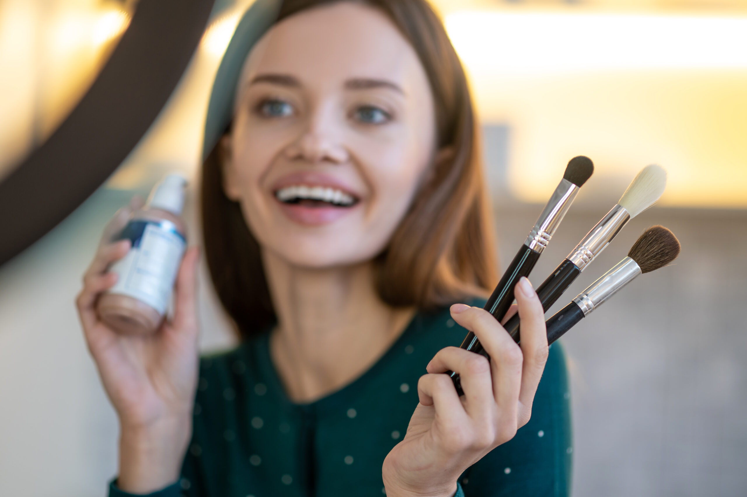 Trucuri de la make-up artiști pentru un machiaj ce rămâne impecabil ore întregi