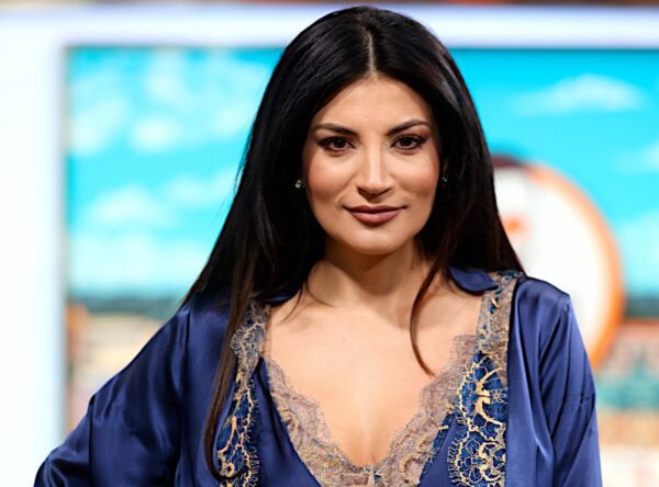 Ioana Ginghină, îndrăzneață și fermecătoare. A făcut furori la premiera ultimului său film, dar nu face niciun pas fără acordul fiicei: „Când ai o mamă care are succes, poți să te complexezi”. EXCLUSIV