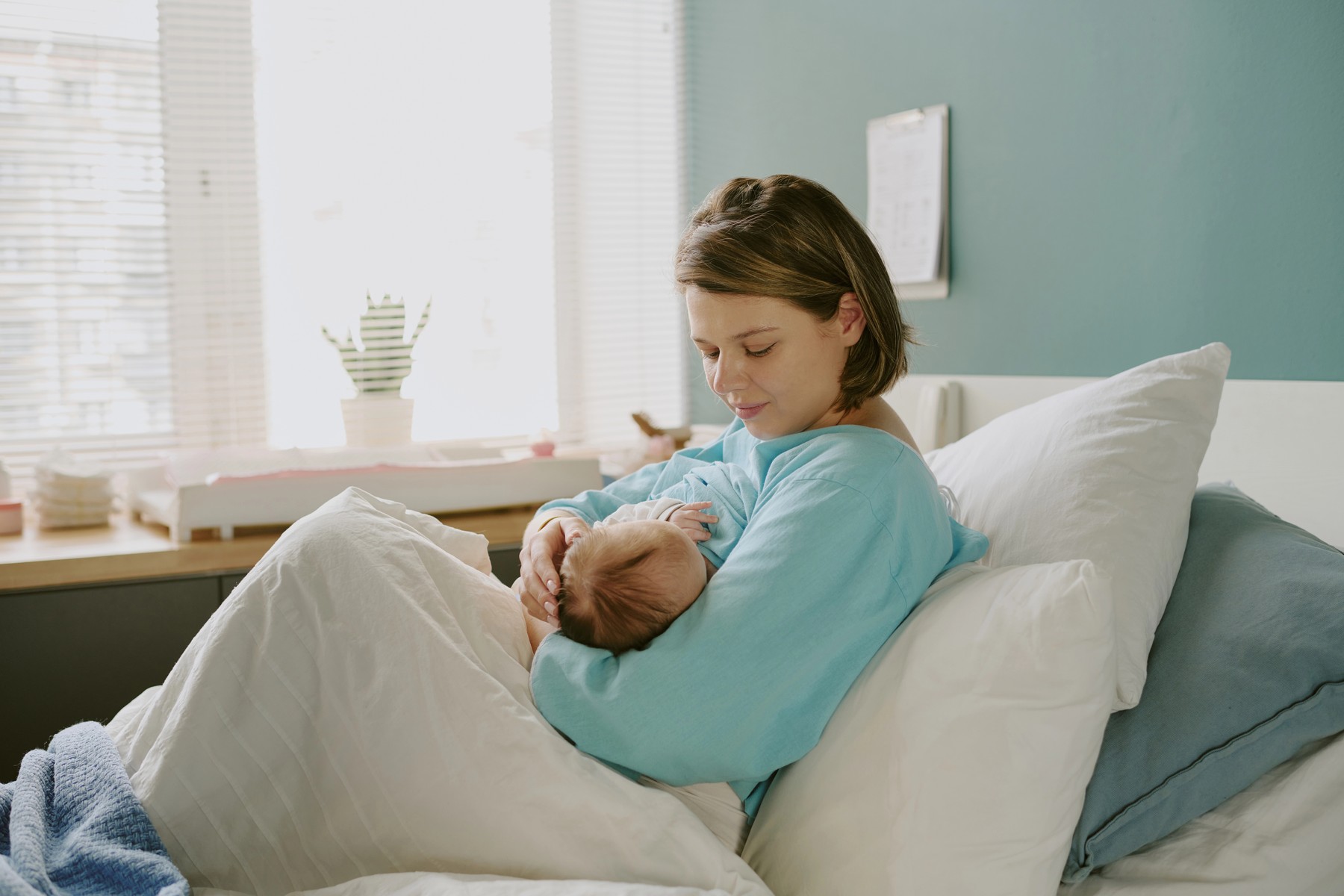 Ce se întâmplă cu corpul și mintea după naștere și cum să gestionezi recuperarea postpartum. Sursa foto: DPphoto / Profimedia