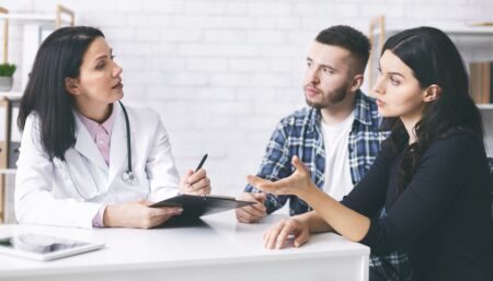 Comportamente ascunse prin care te autosabotezi în relație. Cum ajungi să crezi că nu meriți iubire