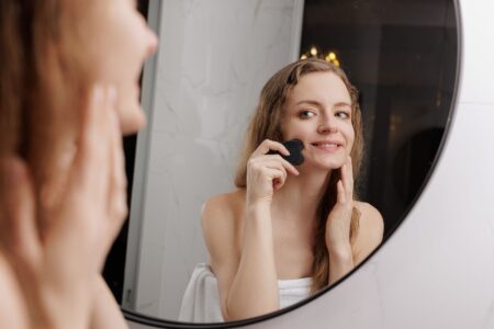 Masajul facial ajută? Ce să faci atunci când simți că ai fața umflată