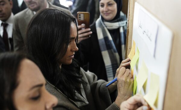 Meghan Markle și Prințul Harry, mesaje de încurajare emoționante pentru persoanele aflate în recuperare la Iordania: „E ok să nu fii ok”