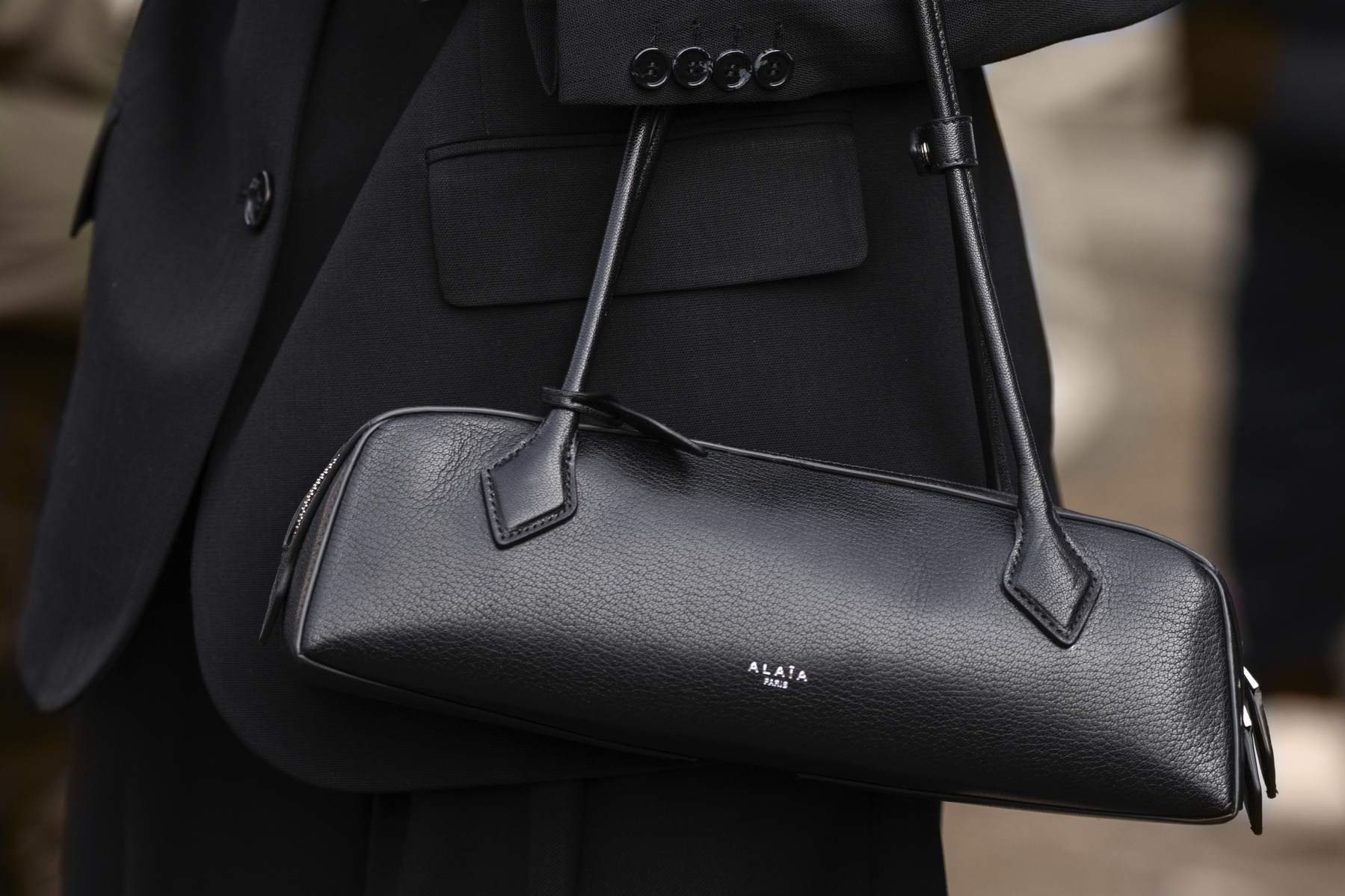 Poșetă tip baghetă. Sursa foto: Igor Zakirov / imageBROKER / Profimedia