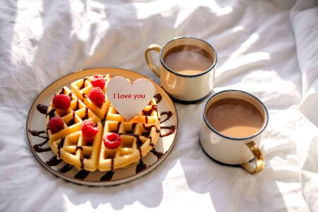 Testează-ți stilul romantic: alege 5 obiecte de Valentine’s Day și vezi ce spun despre tine