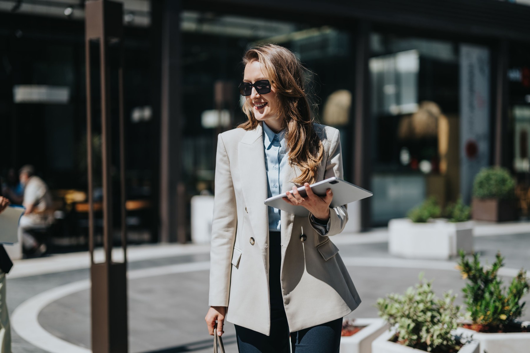 5 combinații de haine care dau bine la serviciu și te fac să te simți sigură pe tine. Sursa foto: Stock Budget / Profimedia