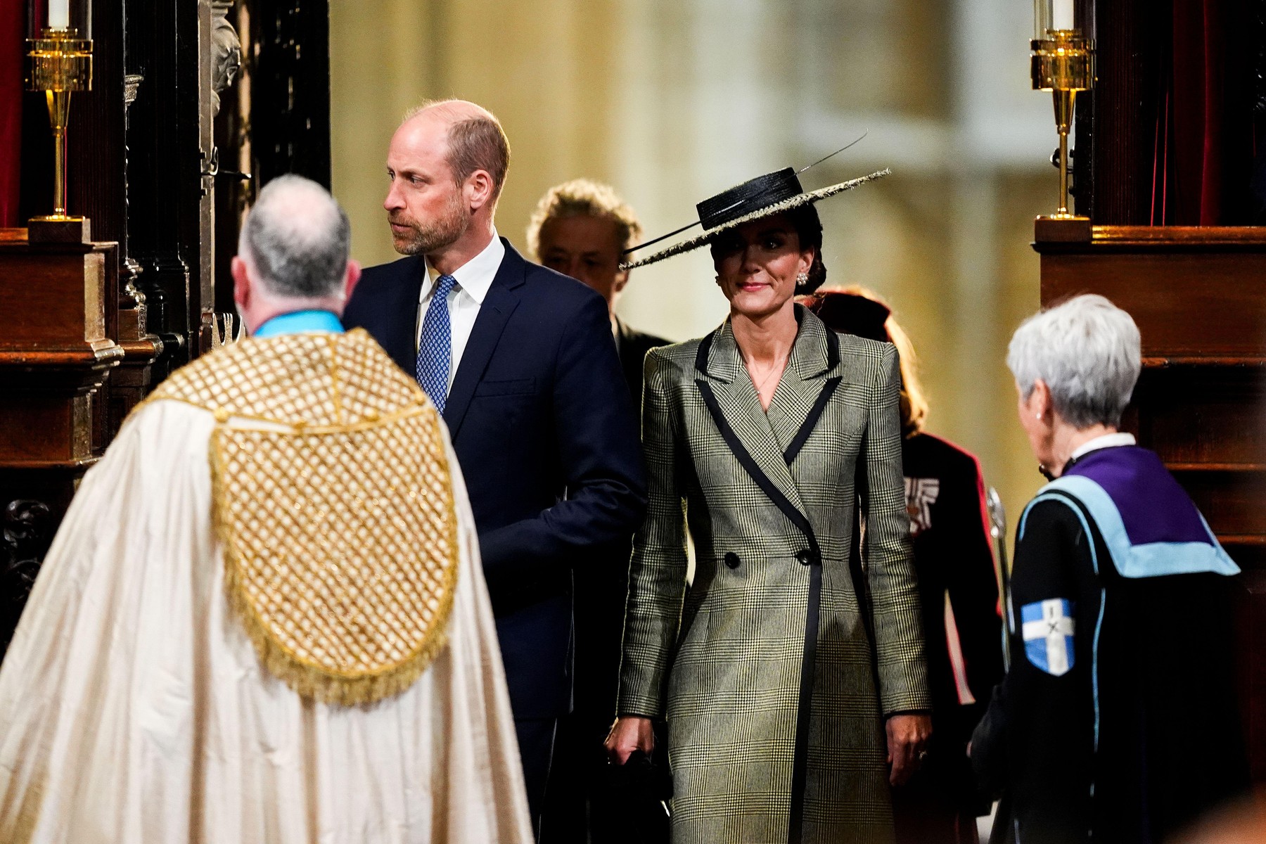Kate Middleton, apariție elegantă la un moment istoric. Prima femeie Arhiepiscop de Canterbury, învestită în funcție în prezența ei și a Prințului William