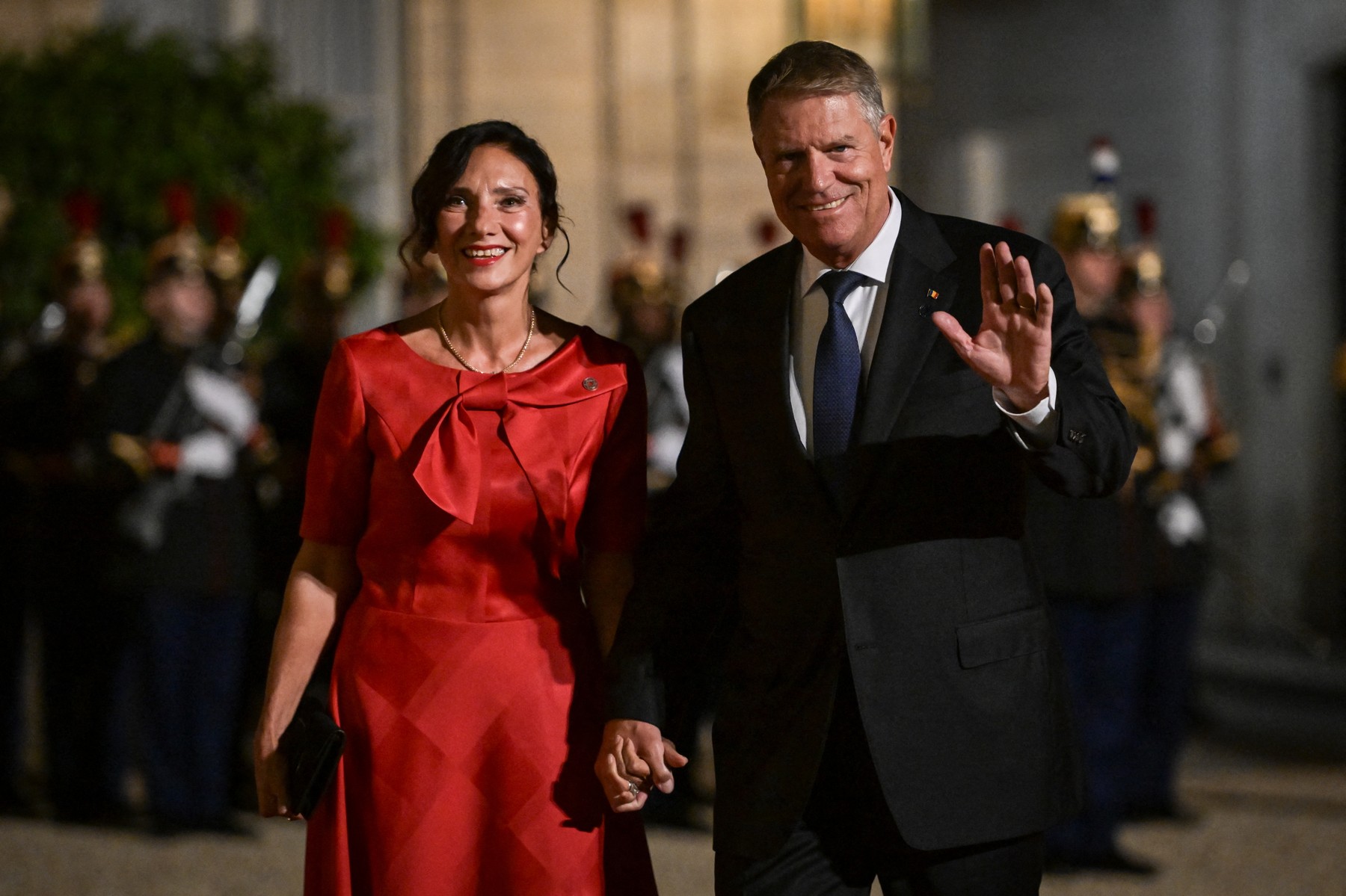 Președintele Klaus Werner Iohannis și soția sa Carmen Iohannis sosesc la o cină organizată în cadrul celui de-al XIX-lea Summit al Francofoniei, la Palatul Élysée din Paris, pe 4 octombrie 2024.Sursa foto: Abdullah Firas/ABACA / Abaca Press / Profimedia