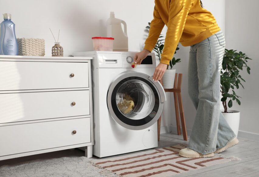 Detergentul de rufe expiră? Semnele care îți arată că nu mai spală eficient și când trebuie înlocuit