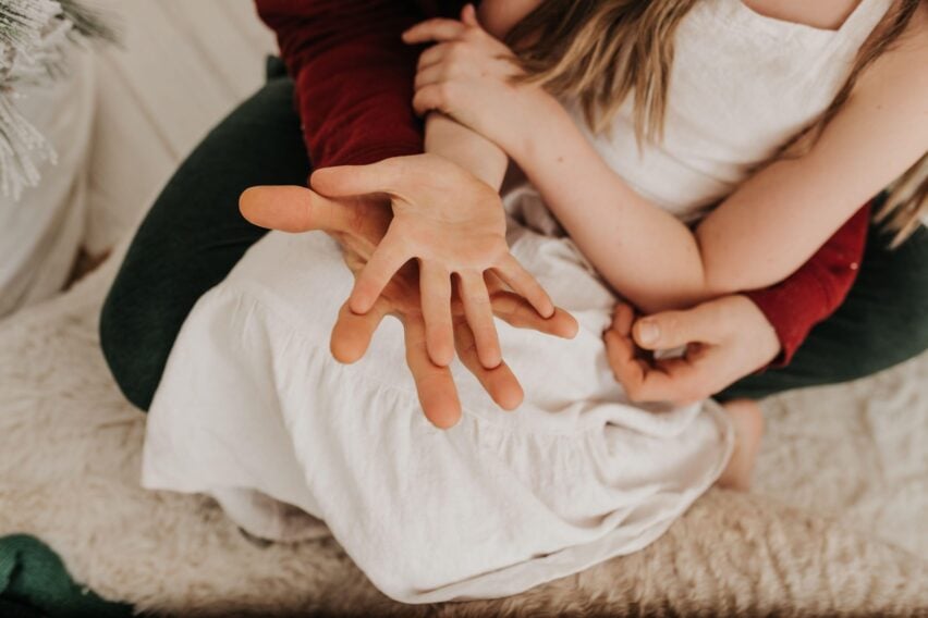 Părinții din generația Z renunță la „gentle parenting”. Ce model de educație aleg acum și de ce spun specialiștii că este mai realist