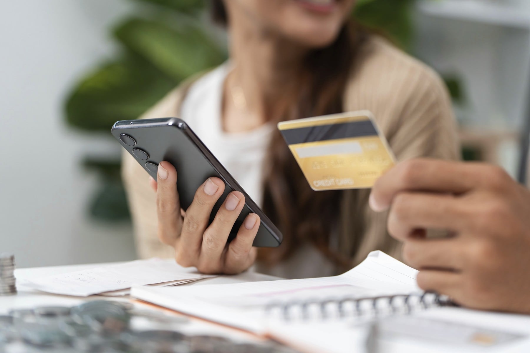 Greșelile frecvente în gestionarea banilor în cuplu. Cum ajungeți să trăiți de la un salariu la altul fără să vă dați seama