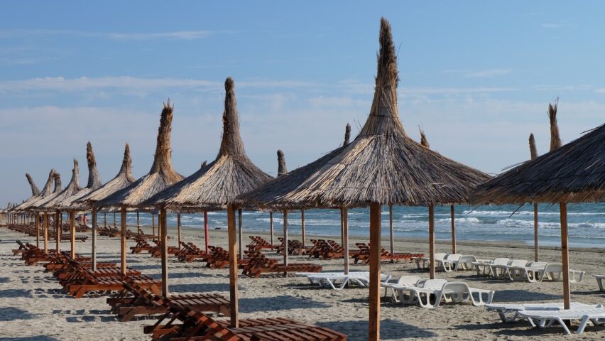 Schimbări pe plajele din România pentru mame și copii vara aceasta. Reguli noi pe litoral în 2026