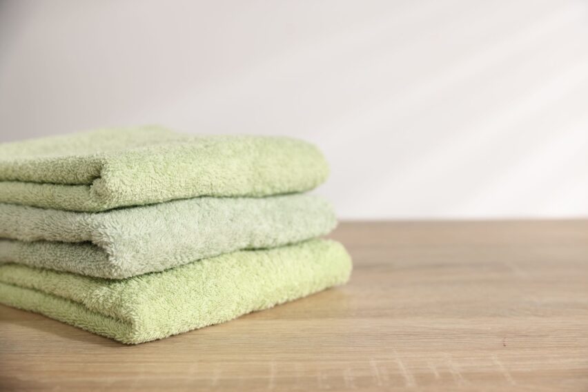 De ce trebuie să speli prosoapele noi înainte de prima utilizare. Sfaturile oferite de experți în textile și curățenie