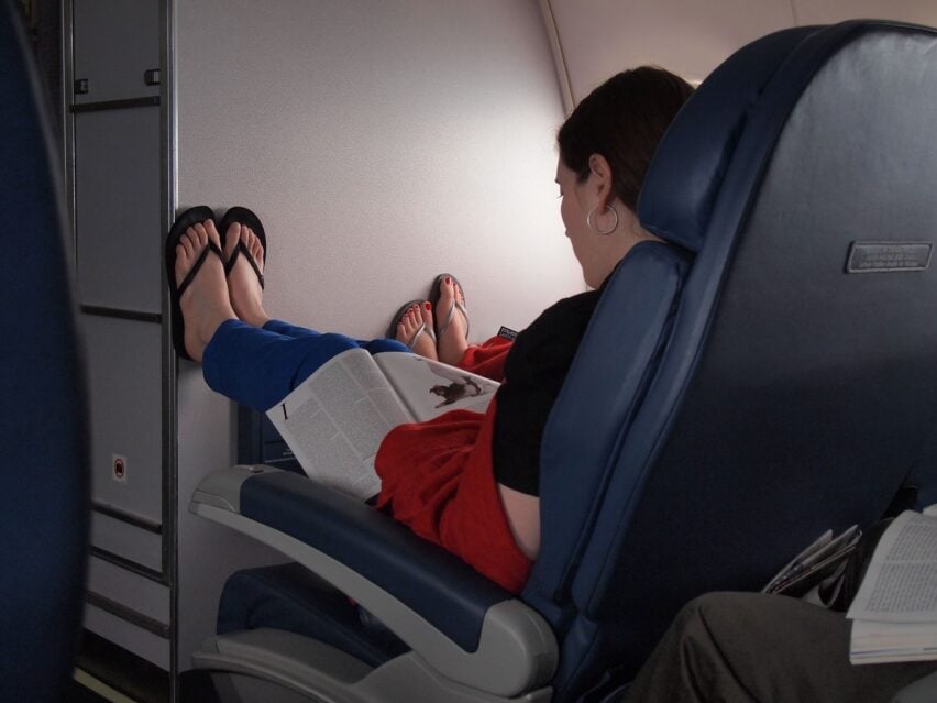Nu mai purta papuci în avion. Avertismentul unui pilot te va face să îți schimbi complet alegerea încălțămintei de călătorie