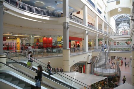 Un brand renumit de fashion, rival Zara, ajunge în România: ce pregătește grupul spaniol Tendam pentru 2026