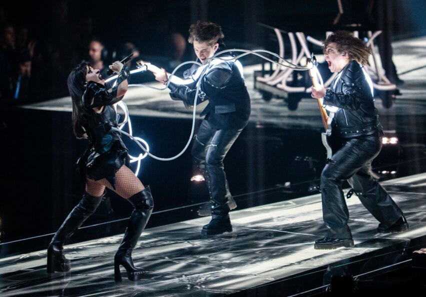 Ce nu s-a văzut la TV când Alexandra Căpitănescu cânta pe scena Eurovision. Publicul a reacționat instant
