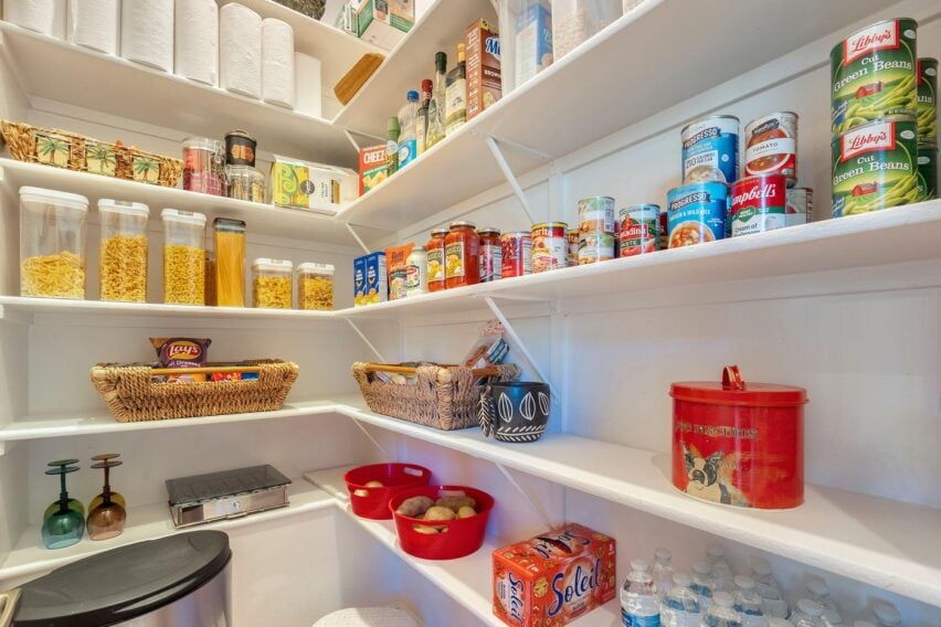 10 alimente care nu expiră aproape niciodată. Unele pot rezista chiar și zeci de ani, dacă sunt păstrate corect