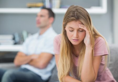 Cum să gestionezi o persoană narcisistă fără conflicte inutile. Metoda „piatra gri”, recomandată de psihologi – când e utilă și cum funcționează