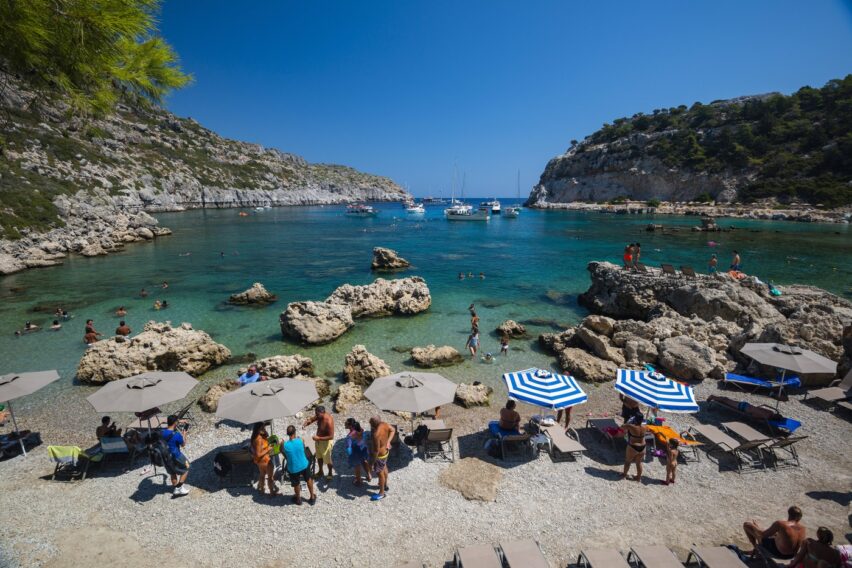 Cea mai ieftină destinație la mare din Europa în 2026 este în Grecia. Insula spectaculoasă unde românii pot plăti mai puțin decât se așteaptă