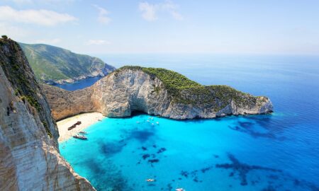 Ghid de vacanță Grecia 2026. Ce este interzis acum pe plaje și în stațiuni, regulile noi pe care trebuie să le știi înainte să pleci în concediu