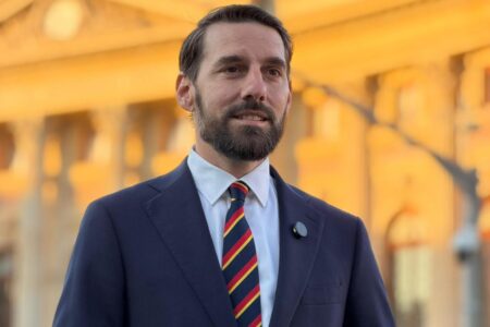 Nicolae al României, tot mai departe de familia regală. Cum a ales nepotul Regelui Mihai să celebreze separat ziua de 10 Mai