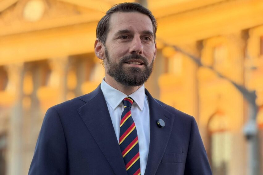 Nicolae al României, tot mai departe de familia regală. Cum a ales nepotul Regelui Mihai să celebreze separat ziua de 10 Mai