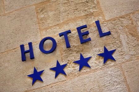 Care este diferența reală dintre un hotel de 3 stele și unul de 4 stele. Puțini turiști știu ce le separă, de fapt