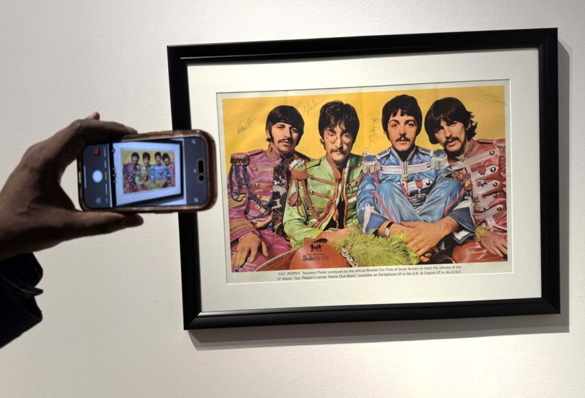 Albumul care a schimbat modul în care se îmbracă femeile și a creat un trend încă prezent și 60 de ani mai târziu. 26 mai 1967: Ziua în care The Beatles a dat startul verii iubirii și modei hippie