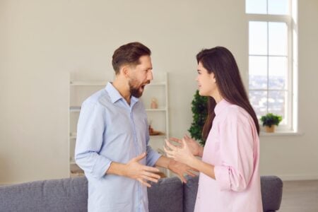 Fraza pe care oamenii inteligenți emoțional o folosesc când sunt în dezacord cu cineva