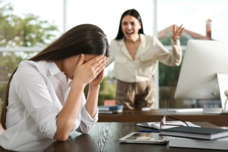 Semnele care arată că ai un șef toxic. 6 strategii care te pot ajuta, recomandate de psihoterapeuți