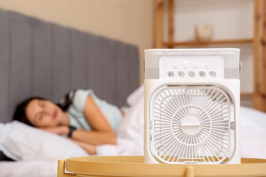 Ce se întâmplă cu pielea atunci când dormi cu ventilatorul sau aerul condiționat pornit toată noaptea