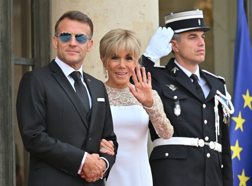 „Vrea să fie mireasă la 73 de ani?” Brigitte Macron, criticată pentru rochia purtată la un eveniment oficial
