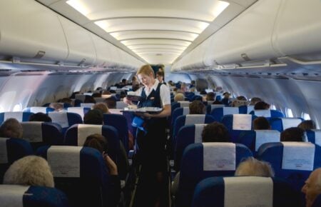 Cele 7 reguli nescrise din avion pe care însoțitorii de bord și-ar dori să le respecte toți pasagerii