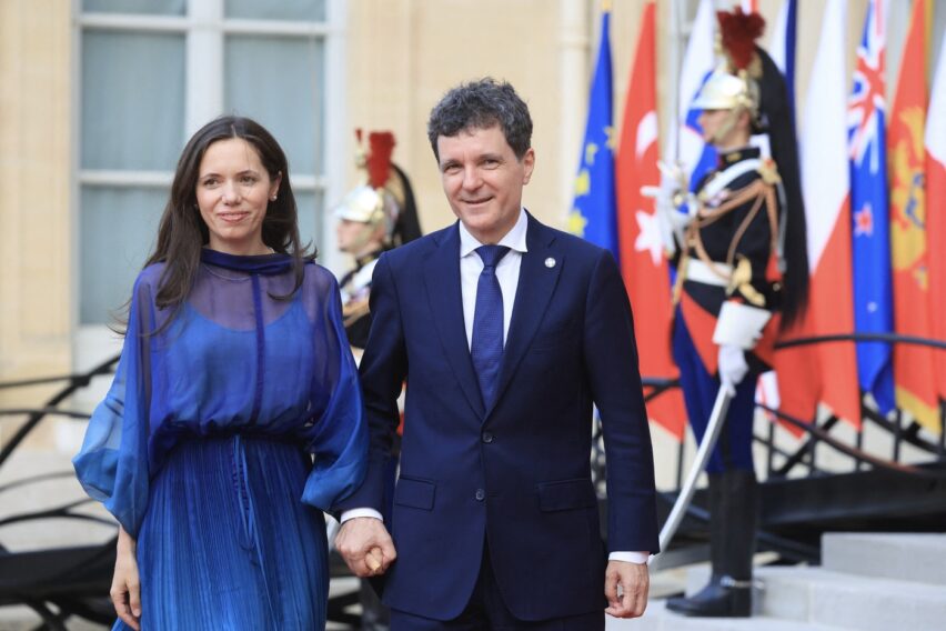Mirabela Grădinaru, schimbare totală de stil la recepția organizată de Emmanuel Macron. Alegerea îndrăzneață făcută în Franța