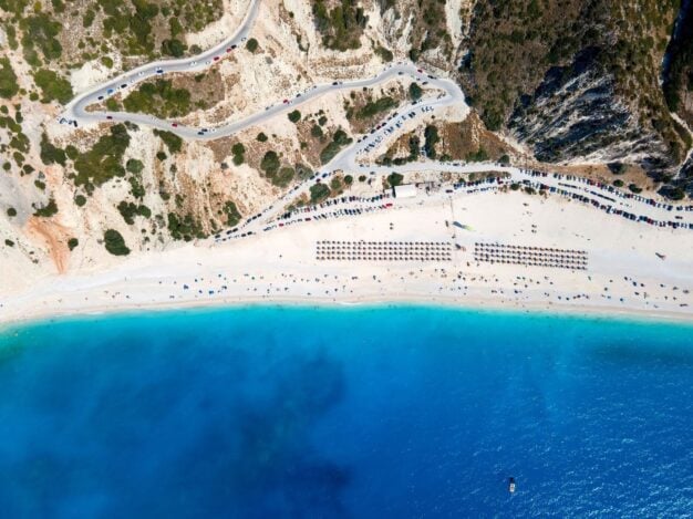 Cele mai liniștite plaje din Grecia. 7 locuri în care scapi de forfota verii