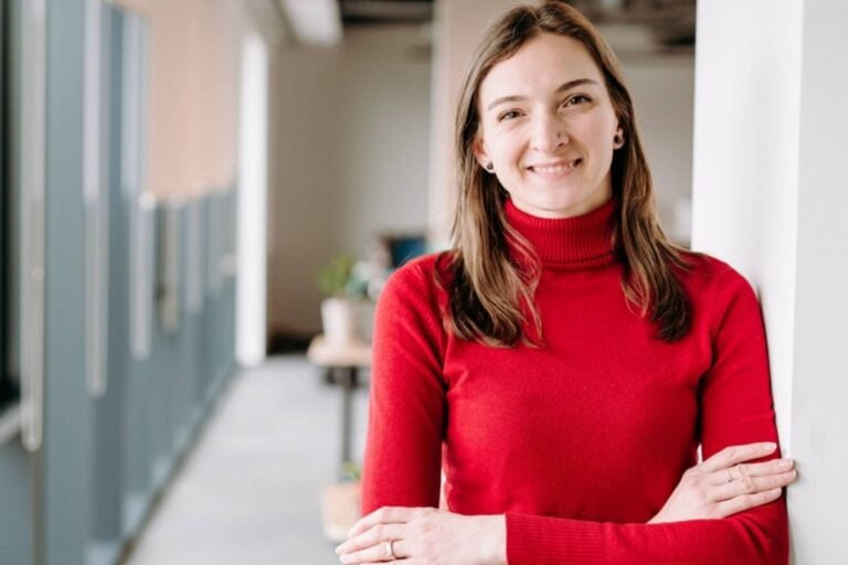 Andreea Deteșan este exemplul bun că atunci când îți găsești menirea, îți poți completa parcursul profesional (Sursa foto: Sustenobil)