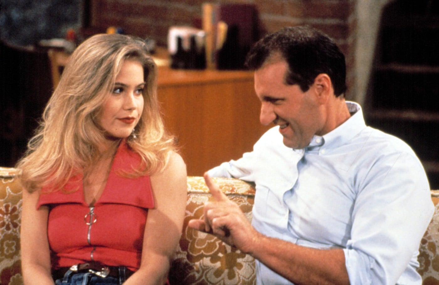O mai ții minte pe Kelly din „Familia Bundy”? La 54 de ani, Christina Applegate petrece mare parte din timp la pat din cauza bolii