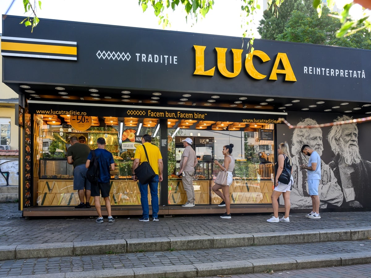 Rețetă de covrigi ca la Luca. Cum obții acasă coaja rumenă și miezul pufos