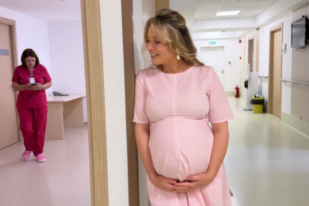 Ce o ajută pe Laura Cosoi să slăbească după a cincea naștere. ”Corpul meu la fix două săptămâni după naștere. Sigur că mai am până îmi revin!”
