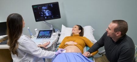 Ce analize pentru gravide sunt decontate de stat, în România? Toate beneficiile de care se bucură o femeie însărcinată